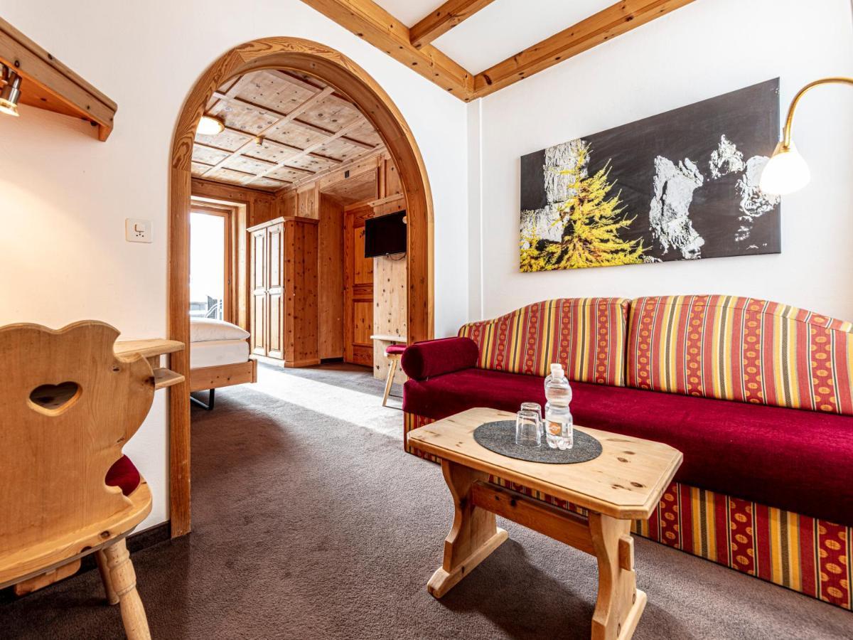 Hotel Filli Scuol Bagian luar foto