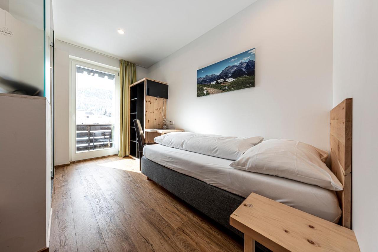 Hotel Filli Scuol Bagian luar foto