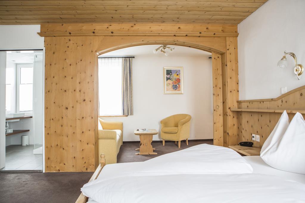 Hotel Filli Scuol Bagian luar foto